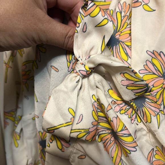 Floral blouse - Picture 4 of 6